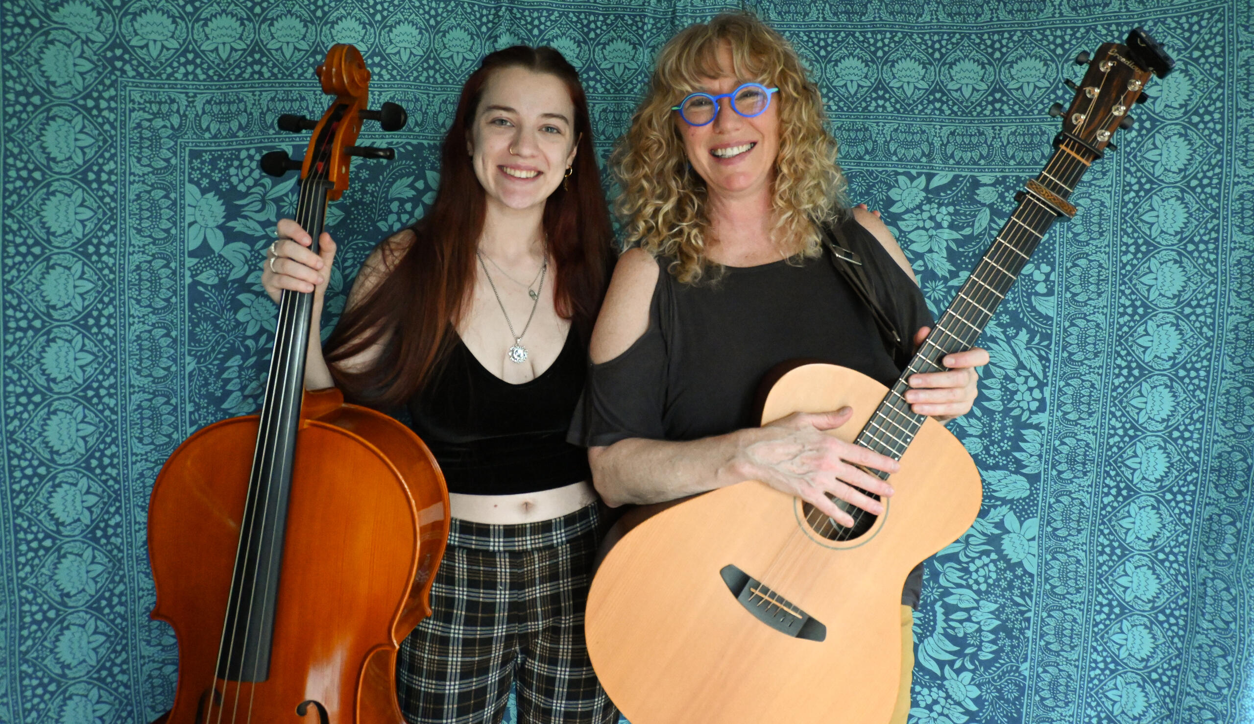 Eliza Naomi and Stacy Henle perform together as Kindred Chords. Photo by Audrey Caro